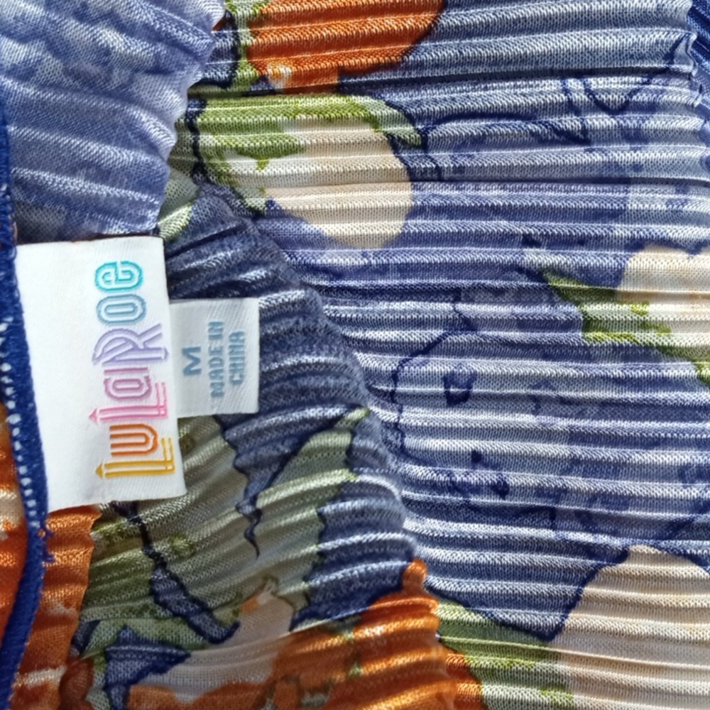 LulaRoe Coverup - Picture 4 of 5